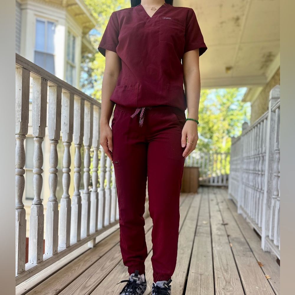 Jaanuu Wine Colored Scrubs XS 3 pocket top